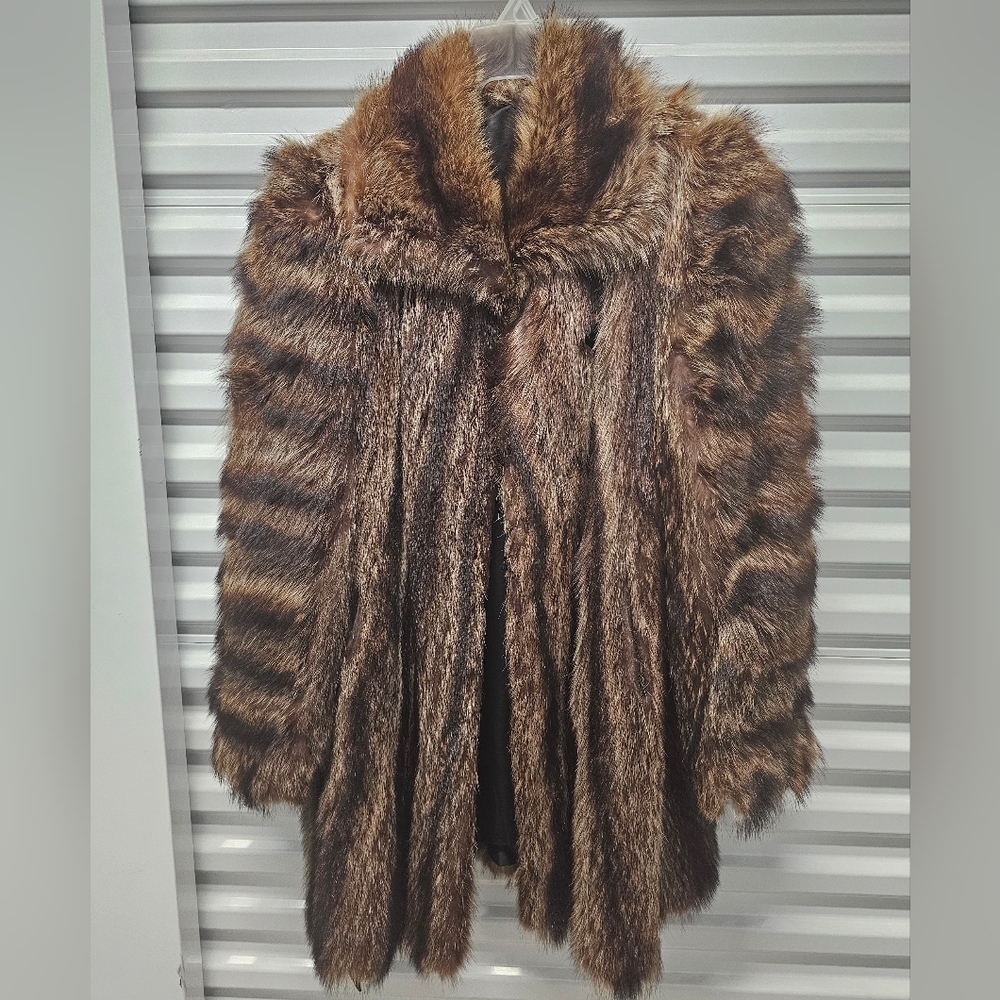 Real Fur 100% Beautiful Canadian Raccoon Fur Coat Size L/ Xlarge